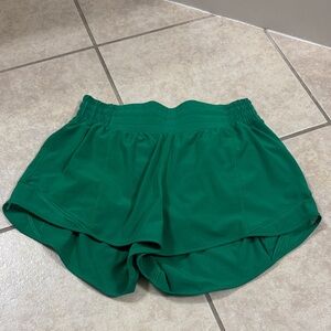 Lululemon Hotty Hot high rise 2.5 inch